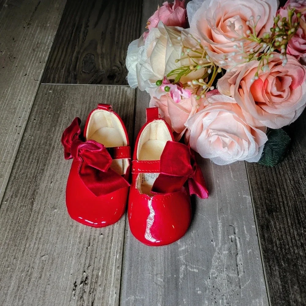 Cat & Jack Shiny Red Bow Mary Jane Flats 6-9m ♥️